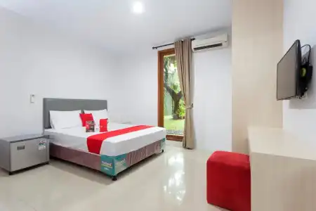 RedDoorz Plus near Cilandak Town Square 2 - 19