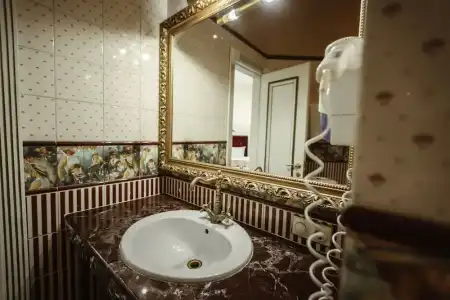 Royal De Paris - 9