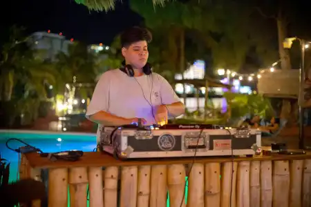 Selina Cancun Laguna Zone - 21