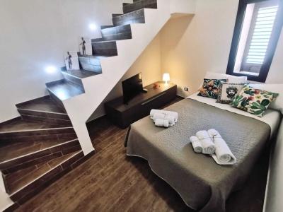 A Due Passi Dal Centro sweet rooms - 19