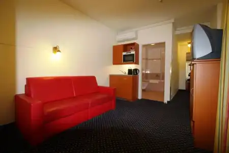 SUITE 900m ZUR OPER - 82