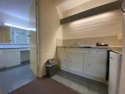 Mahogany Motel - 18