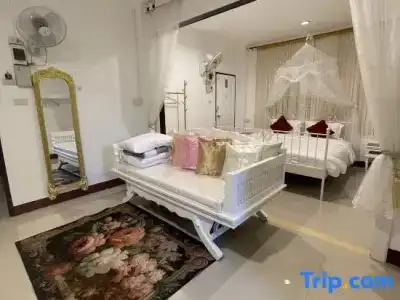 Fai Kham Boutique - 37