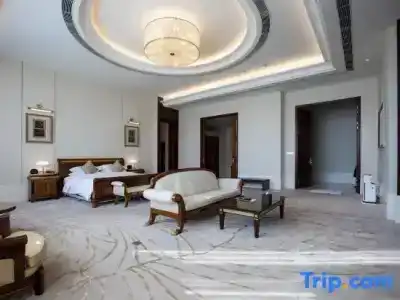Jinji Lake Grand - 101