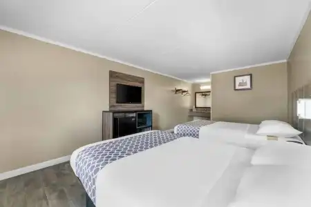 Rodeway Inn Charlotte South - 12