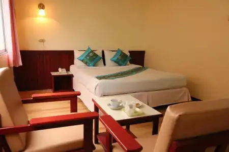 Chumphon Palace - 42