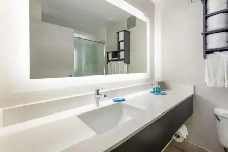 Holiday Inn Express Columbus Downtown by IHG - 58