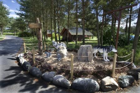 LEGOLAND Wilderness Barrels & Cabins - 2