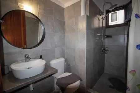 Harrys bar & apartments - 37