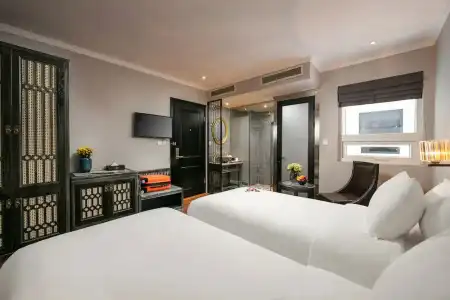 Shining Central and Spa - 47