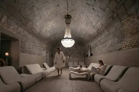 B2 Boutique + Spa - 34