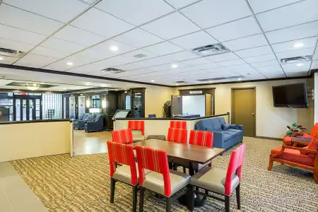 Comfort Inn Cleveland Downtown - 11