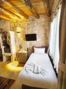 Acropolis Cave Suite - 67