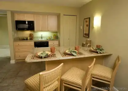 DiamondHead Beach Resort - 36