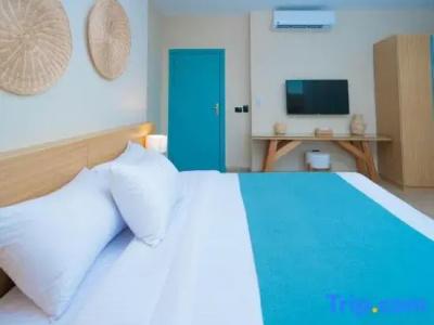 Redcon Suites - 170