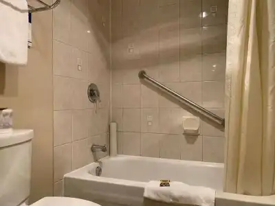 Best Western Plus Burnaby - 77