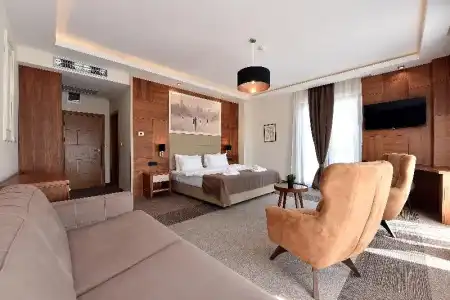 Lazaro - 67