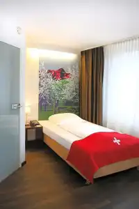 Helvetia Rooms - Self Check-In - 102