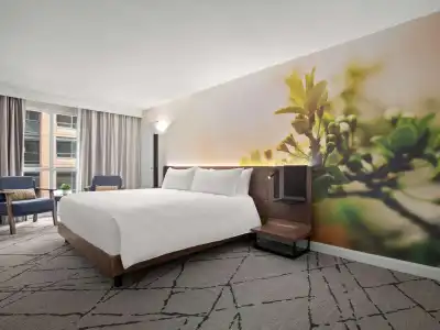 Novotel Toronto Centre - 5