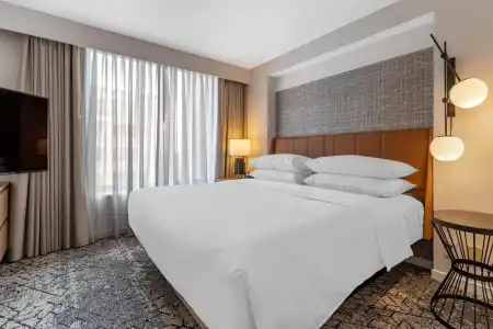 Sheraton Suites Old Town Alexandria - 46