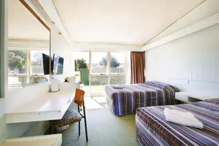 Sunnybank - 30