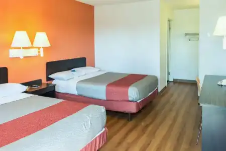 Motel 6 Bakersfield, CA - East - 36