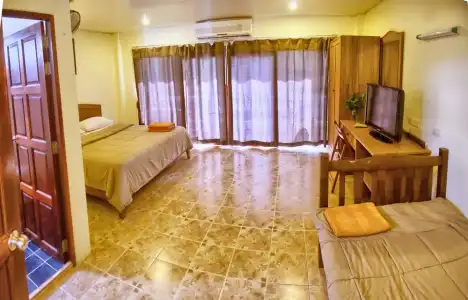 Hugs Guesthouse - 24