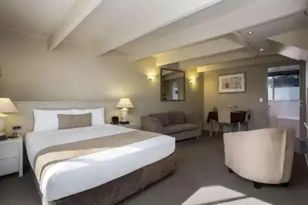 Comfort Inn On Raglan - 30