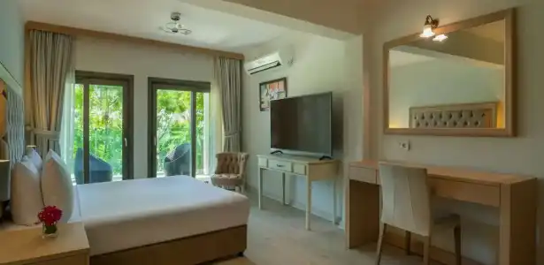 DoubleTree by Hilton Bodrum Marina Vista - 35