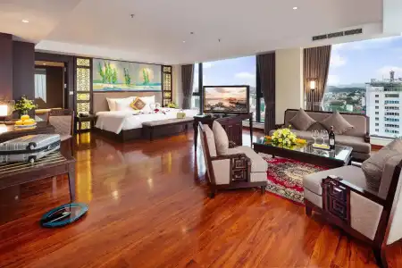 Thanh Lich Royal Boutique - 1