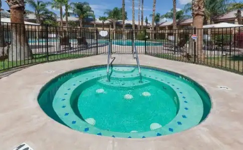 Days Inn by Wyndham Bakersfield - 8