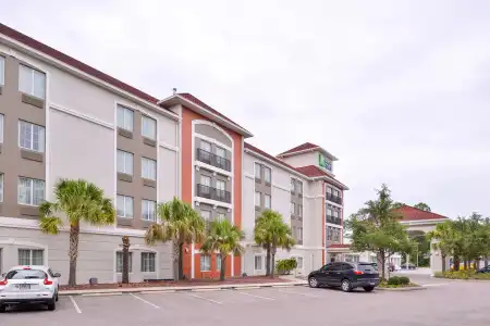 Holiday Inn Express Tampa N I-75 - University Area by IHG - 29