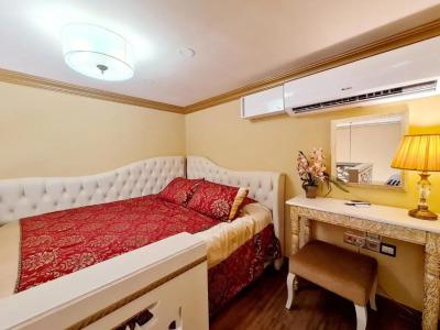 Sofia Boutique 9 - 42