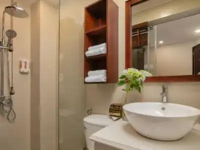 Vision Premier & Spa - 36