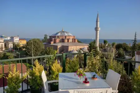 Sofia Corner - 39