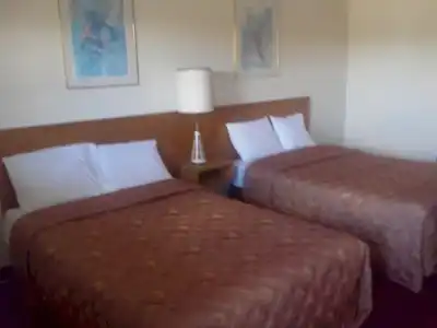 Trunk Road Motel - 11