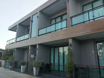 Nutchana Hill Boutique - 0