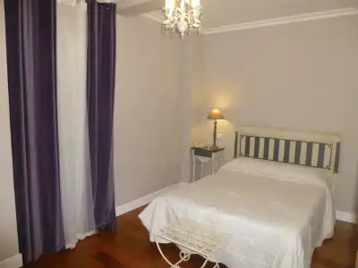 Le Petit Paris - 1