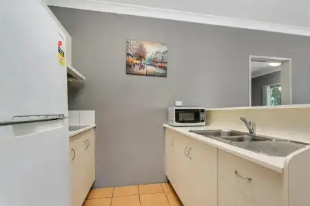 Cairns Reef Apartments & Motel - 69