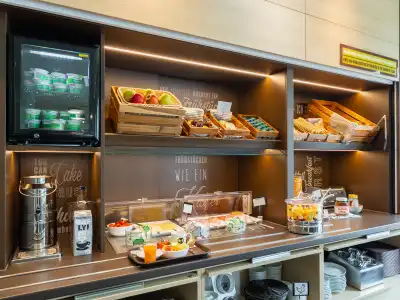 B&B Düsseldorf-Airport - 11