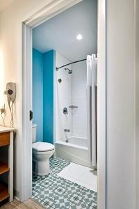Universal's Endless Summer Resort – Dockside Inn and Suites - 19
