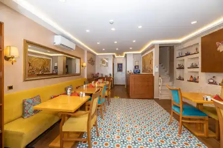 Royan Suites - 7