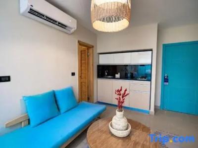 Redcon Suites - 106