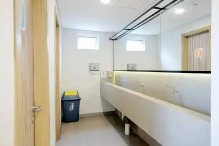 RedDoorz Premium near CBD Puri Indah - 8