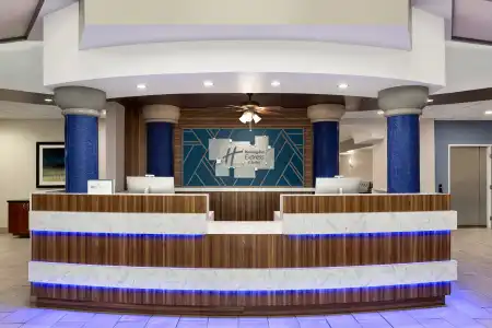 Holiday Inn Express and Suites Bakersfield Central by IHG - 32