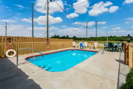 Econo Lodge Inn & Suites Little Rock SW - 13