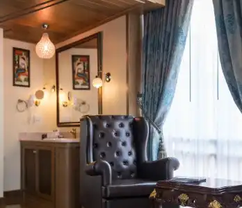 Peak Nimman Prestige - 36
