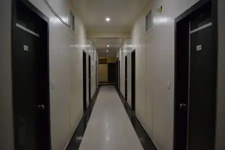 Royal Regency Lodge - 11