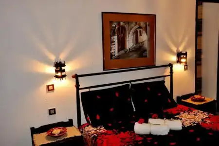 Heliotrope Apartments - 12