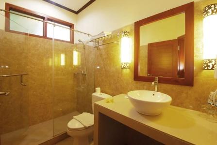 Yulia Beach Inn Kuta - 20